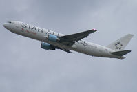 OE-LAZ @ VIE - Austrian Airlines Boeing 767-300 - by Thomas Ramgraber-VAP