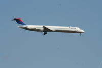 N957DL @ KMCO - MD-88