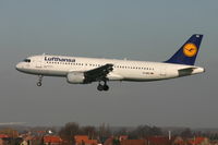 D-AIPZ @ BRU - flight LH4572 is descending to rwy 25L