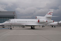 HB-IGI @ VIE - Cat Aviation Falcon 900