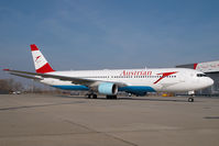 OE-LAE @ VIE - Austrian Airlines Boeing 767-300 - by Yakfreak - VAP