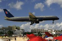 N576UA @ SXM - visitor