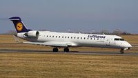 D-ACPR @ VIE - Taxiing to the RWY34 - by Dieter Klammer