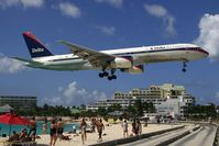 N688DL @ SXM - visitor - by Wolfgang Zilske