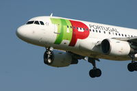 CS-TTJ @ BRU - arrival of flight TP604