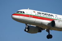 CS-TTD @ BRU - arrival of flight TP604