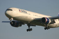 N169DZ @ BRU - descending to rwy 25L