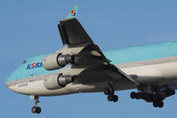 HL7449 @ LOWW - Coming from Incheon. - by Stefan Rockenbauer