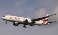 A6-EBW @ LHR - EMIRATES 777