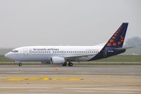 OO-VEH @ BRU - taxi to appron - by Pawel Kleszcz