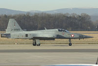 J-3065 @ GRZ - Austrian Air Force Northop F5 Tiger - by Yakfreak - VAP