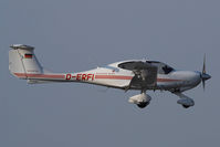 D-ERFI @ LOWL - DA40 Katana - by Stefan Rockenbauer