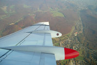 OE-LVI @ Austria - Turning to land on RWY 11 at VIE.