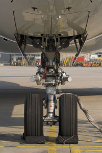 OE-LAO @ LOWW - Front gear - by Stefan Rockenbauer