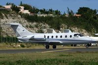 N443C @ SXM - visitor - by Wolfgang Zilske