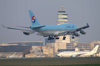 HL7486 @ VIE - Korean Air Boeing 747-400 - by Thomas Ramgraber-VAP
