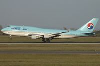 HL7484 @ VIE - late evening arrival from Seoul