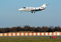 N122QS @ FRG - 400A on short final to Republic - by Stephen Amiaga