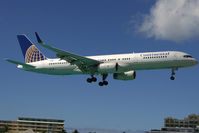 N17139 @ SXM - visitor