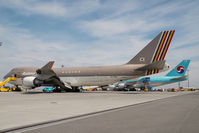 HL7426 @ VIE - Asiana Airlines Boeing 747-400 - by Yakfreak - VAP