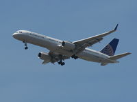 N19130 @ MCO - Continental - by Florida Metal