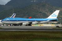 PH-BFG @ SXM - visitor