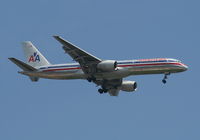 N718TW @ MCO - American - by Florida Metal