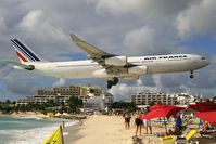 F-GLZJ @ SXM - visitor