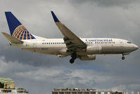 N29717 @ SXM - visitor