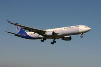 OO-SFM @ BRU - shortly before landing on rwy 02
