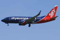 OM-NGH @ VIE - Sky Europe Airlines Boeing 737-700 - by Thomas Ramgraber-VAP