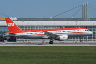 D-ALTF @ EDDM - LTU Airbus A320.