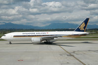 9V-SVO @ CYVR - Singapore Airlines Boeing 777-200 - by Yakfreak - VAP