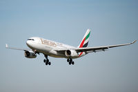 A6-EAE @ DUS - On finals - by Micha Lueck