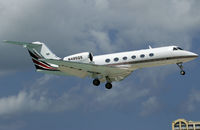 N495QS @ SXM - visitor