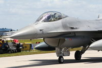 87-0220 @ LAL - F-16