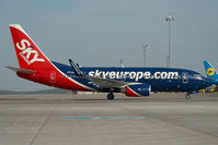 OM-NGA @ VIE - Sky Europe Boeing 737-700 - by Yakfreak - VAP