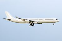 OE-LAK @ VIE - Austrian Airlines A340-300