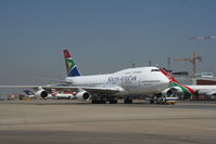 ZS-SAY @ JNB - on the apron at JNB - by Pete Hughes