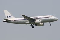 OY-KBO @ VIE - Scandinavian Airlines A319 - by Andy Graf-VAP