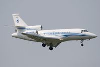 RA-09006 @ VIE - Gazprom Falcon 900