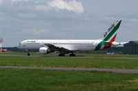 EI-IGB @ BOH - AIR ITALY 757-230 - by Patrick Clements