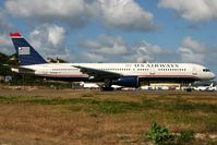 N203UW @ SXM - visitor