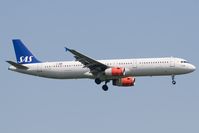 OY-KBK @ VIE - Scandinavian Airlines A321 - by Andy Graf-VAP