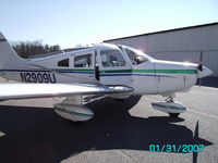 N2909U @ KFCI - 1979 Piper Warrior II - by DMG