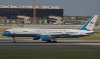 98-0002 @ VIE - Boeing C-32A (757-2G4) - by Dieter Klammer