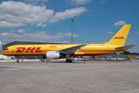 OO-DPM @ VIE - European Air Transport Boeing 757-200 in DHL colors - by Yakfreak - VAP