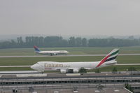 N415MC @ EDDM - Togetter with Delta 767-300 - by Andi F