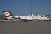 OE-LCH @ VIE - Austrian Arrows Canadair Regionaljet - by Yakfreak - VAP