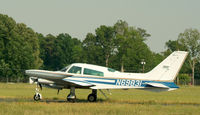 N69831 @ ESN - 310 taxiing to 22